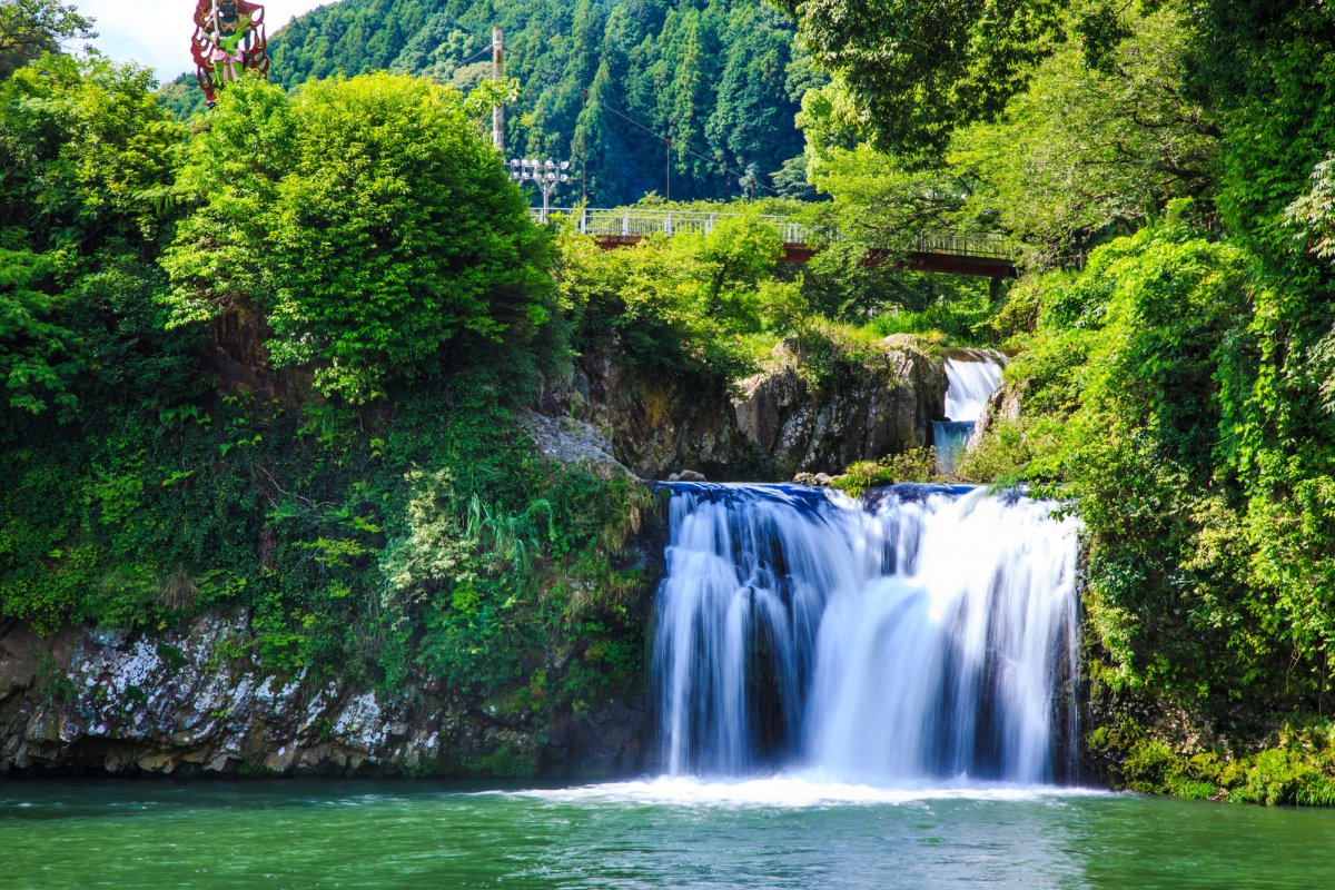 🌊 토도로키 폭포 이미지 1